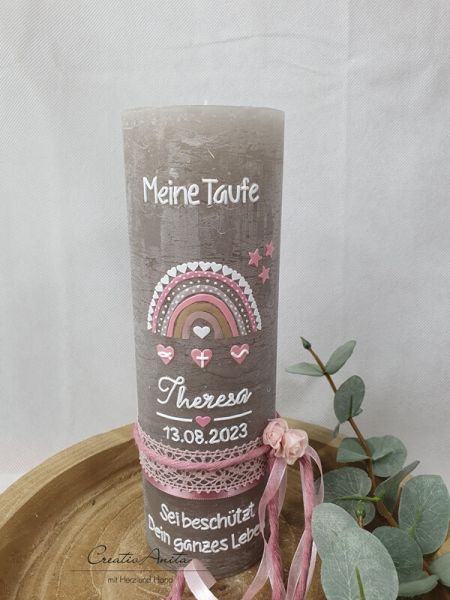 Taufkerze Rustikkerze mit Regenbogen und Herzen taupe-altrosa mit Teelichteinsatz